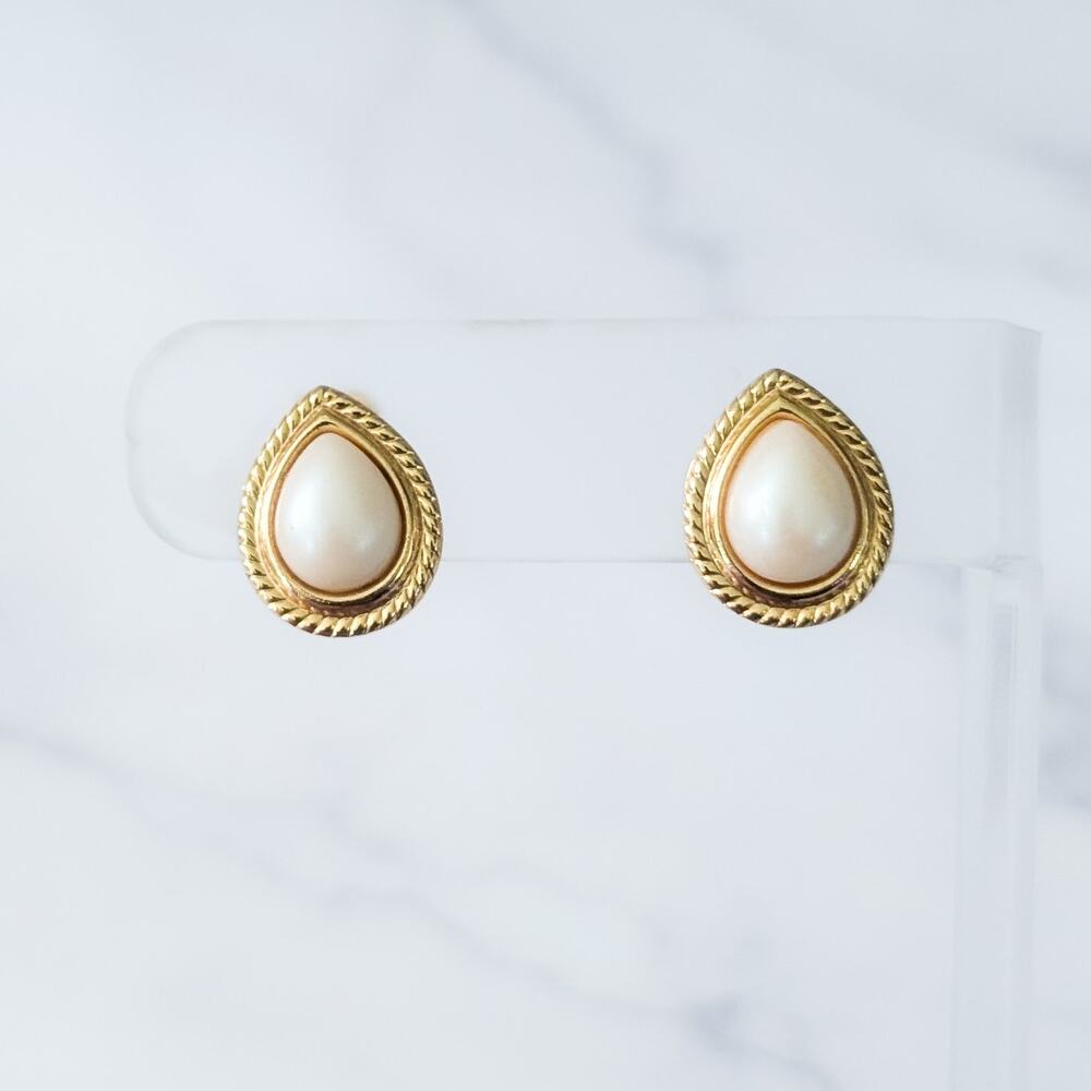 Vintage Clip On Earrings Stylish Faux Pearl & Gold Tone Teardrop Shape